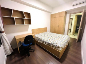 NGUYEN HOMESTAY with PRIVATE TOILET, POOL & GYM @ SUN AVENUE, D2